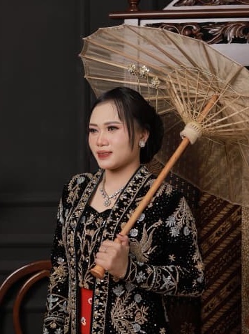 Foto Pengantin Wanita Deti